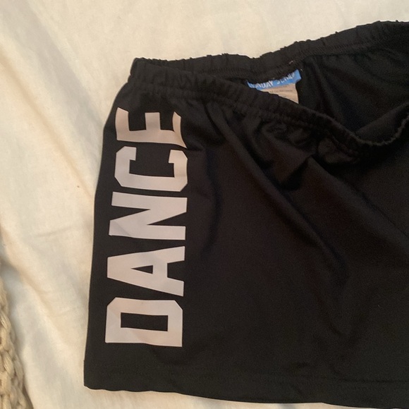 Child’s dance booty shorts - Picture 4 of 4